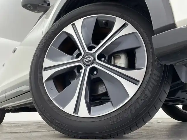 日産 キックス X 群馬県 2020(令2)年 5.5万km ブリリアントホワイトパール/ピュアブラック 2トーン 純正９型ナビ　アダプティブクルーズコントロール　全周囲カメラ　純正ドライブレコーダー　ビルトインＥＴＣ　ハーフレザー　衝突被害軽減ブレーキ　レーンキープアシスト　コーナーセンサー　スマートキー　禁煙車