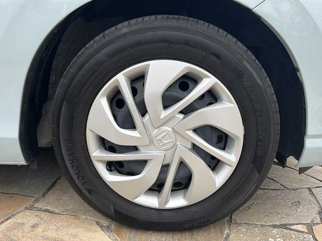 ホンダ フリード G 静岡県 2023(令5)年 2.5万km フィヨルドミストパール 純正9インチプレミアムインターナビ/ ・フルセグTV/DVD再生/ ・Bluetooth/HDMI/USB/両側パワースライドドア/ホンダセンシング/ ・衝突軽減ブレーキ(対車両/対歩行者)/ ・アダプティブクルーズコントロール/ ・歩行者事故低減ステアリング/ ・誤発進抑制機能(前方/後方)   etc.../前席シートヒーター/コンフォートビューパッケージ/バックカメラ/ステアリングスイッチ/LEDヘッドライト/アクティブコーナーリングランプ/社外ミラー型前後ドライブレコーダー/カーボン調ドアハンドルカバー/ビルトインETC2.0