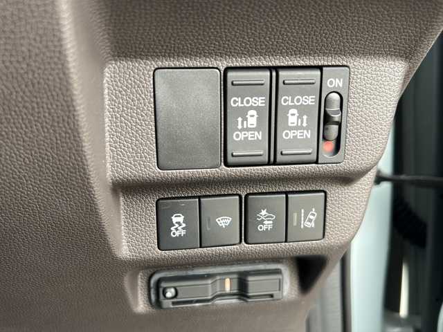 ホンダ フリード G 静岡県 2023(令5)年 2.5万km フィヨルドミストパール 純正9インチプレミアムインターナビ/ ・フルセグTV/DVD再生/ ・Bluetooth/HDMI/USB/両側パワースライドドア/ホンダセンシング/ ・衝突軽減ブレーキ(対車両/対歩行者)/ ・アダプティブクルーズコントロール/ ・歩行者事故低減ステアリング/ ・誤発進抑制機能(前方/後方)   etc.../前席シートヒーター/コンフォートビューパッケージ/バックカメラ/ステアリングスイッチ/LEDヘッドライト/アクティブコーナーリングランプ/社外ミラー型前後ドライブレコーダー/カーボン調ドアハンドルカバー/ビルトインETC2.0