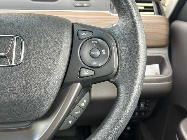 ホンダ フリード G 静岡県 2023(令5)年 2.5万km フィヨルドミストパール 純正9インチプレミアムインターナビ/ ・フルセグTV/DVD再生/ ・Bluetooth/HDMI/USB/両側パワースライドドア/ホンダセンシング/ ・衝突軽減ブレーキ(対車両/対歩行者)/ ・アダプティブクルーズコントロール/ ・歩行者事故低減ステアリング/ ・誤発進抑制機能(前方/後方)   etc.../前席シートヒーター/コンフォートビューパッケージ/バックカメラ/ステアリングスイッチ/LEDヘッドライト/アクティブコーナーリングランプ/社外ミラー型前後ドライブレコーダー/カーボン調ドアハンドルカバー/ビルトインETC2.0