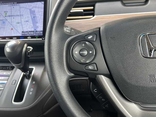 ホンダ フリード G 静岡県 2023(令5)年 2.5万km フィヨルドミストパール 純正9インチプレミアムインターナビ/ ・フルセグTV/DVD再生/ ・Bluetooth/HDMI/USB/両側パワースライドドア/ホンダセンシング/ ・衝突軽減ブレーキ(対車両/対歩行者)/ ・アダプティブクルーズコントロール/ ・歩行者事故低減ステアリング/ ・誤発進抑制機能(前方/後方)   etc.../前席シートヒーター/コンフォートビューパッケージ/バックカメラ/ステアリングスイッチ/LEDヘッドライト/アクティブコーナーリングランプ/社外ミラー型前後ドライブレコーダー/カーボン調ドアハンドルカバー/ビルトインETC2.0