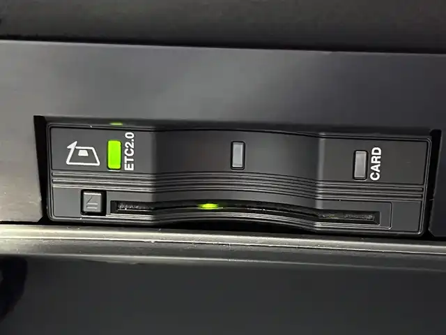 クライスラー・ジープ ジープ レネゲード リミテッド 静岡県 2020(令2)年 4.2万km 黒 レザーシート/ブラインドスポットアシスト/純正ナビ/(Bluetooth/CarPlay/フルセグ)/衝突被害軽減システム/バックカメラ/アダプティブクルーズコントロール/レーンキープアシスト/パーキングアシスト/パワーシート /シートヒーター /ステアリングヒーター/スマートキー/ETC2.0/ドライブレコーダー/純正フロアマット/純正17インチアルミホイール/社外スタッドレスタイヤ有り/取扱説明書/スペアキー