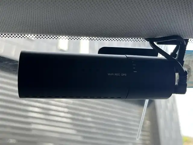 クライスラー・ジープ ジープ レネゲード リミテッド 静岡県 2020(令2)年 4.2万km 黒 レザーシート/ブラインドスポットアシスト/純正ナビ/(Bluetooth/CarPlay/フルセグ)/衝突被害軽減システム/バックカメラ/アダプティブクルーズコントロール/レーンキープアシスト/パーキングアシスト/パワーシート /シートヒーター /ステアリングヒーター/スマートキー/ETC2.0/ドライブレコーダー/純正フロアマット/純正17インチアルミホイール/社外スタッドレスタイヤ有り/取扱説明書/スペアキー
