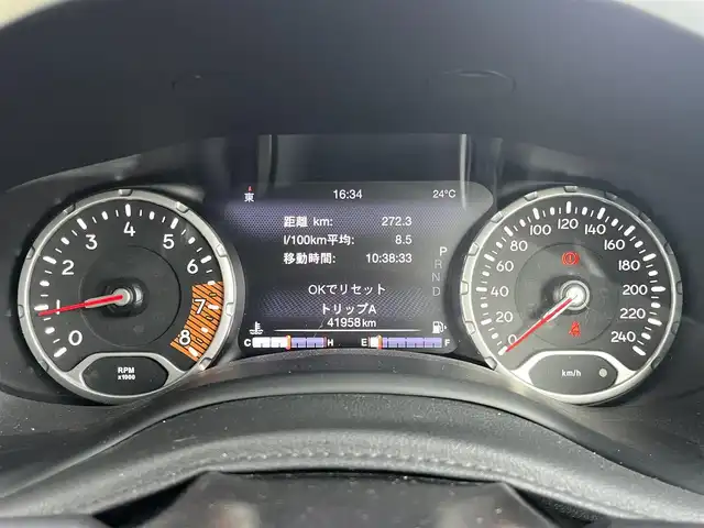 クライスラー・ジープ ジープ レネゲード リミテッド 静岡県 2020(令2)年 4.2万km 黒 レザーシート/ブラインドスポットアシスト/純正ナビ/(Bluetooth/CarPlay/フルセグ)/衝突被害軽減システム/バックカメラ/アダプティブクルーズコントロール/レーンキープアシスト/パーキングアシスト/パワーシート /シートヒーター /ステアリングヒーター/スマートキー/ETC2.0/ドライブレコーダー/純正フロアマット/純正17インチアルミホイール/社外スタッドレスタイヤ有り/取扱説明書/スペアキー