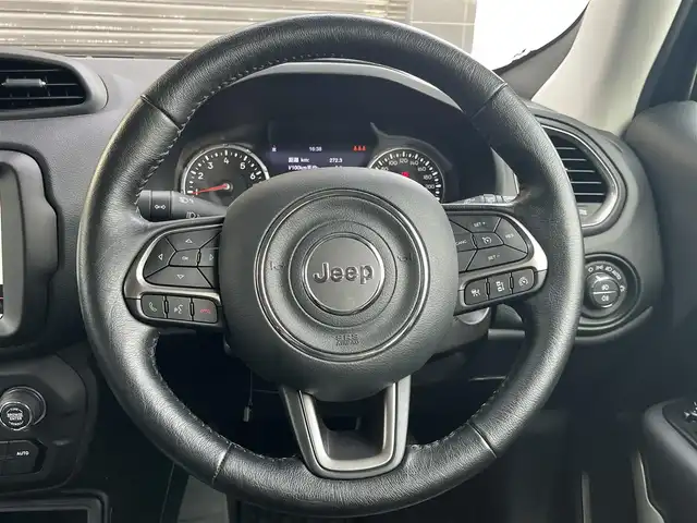 クライスラー・ジープ ジープ レネゲード リミテッド 静岡県 2020(令2)年 4.2万km 黒 レザーシート/ブラインドスポットアシスト/純正ナビ/(Bluetooth/CarPlay/フルセグ)/衝突被害軽減システム/バックカメラ/アダプティブクルーズコントロール/レーンキープアシスト/パーキングアシスト/パワーシート /シートヒーター /ステアリングヒーター/スマートキー/ETC2.0/ドライブレコーダー/純正フロアマット/純正17インチアルミホイール/社外スタッドレスタイヤ有り/取扱説明書/スペアキー