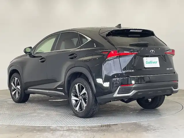 レクサス ＮＸ 300h Iパッケージ 栃木県 2019(平31)年 2.5万km グラファイトブラックガラスフレーク 純正メモリナビ/（CD/DVD/フルセグTV/Bluetooth/SD/USB/AUX）/バックカメラ/サイドカメラ/レクサスセーフティセンス+/BSM/コーナーセンサー/ビルトインETC/ドライブレコーダー/パワーバックドア/合皮シート/前席シートヒーター/運転席メモリーシート/禁煙車/ステアリングヒーター/オートライト/LEDヘッドライト/横滑り防止装置/スマートキー/プッシュスタート/アイドリングストップ/純正18インチアルミホイール/純正フロアマット/パドルシフト/オートブレーキホールド/パーキングサポートアシスト/パーキングサポートブレーキ