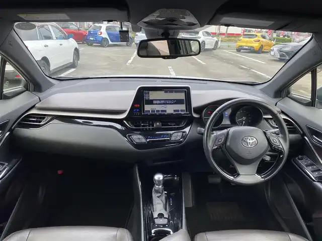 トヨタ Ｃ－ＨＲ G 福岡県 2017(平29)年 7.4万km メタルストリームM ・クルーズコントロール/・純正ナビ/BT/・バックカメラ/・ハーフレザー/シートヒーター/・ドライブレコーダー/・フルセグ/・ETC/・純正18AW