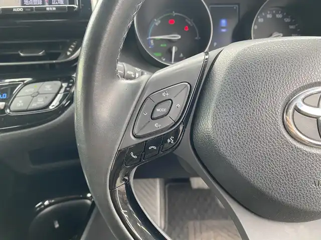 トヨタ Ｃ－ＨＲ G 福岡県 2017(平29)年 7.4万km メタルストリームM ・クルーズコントロール/・純正ナビ/BT/・バックカメラ/・ハーフレザー/シートヒーター/・ドライブレコーダー/・フルセグ/・ETC/・純正18AW