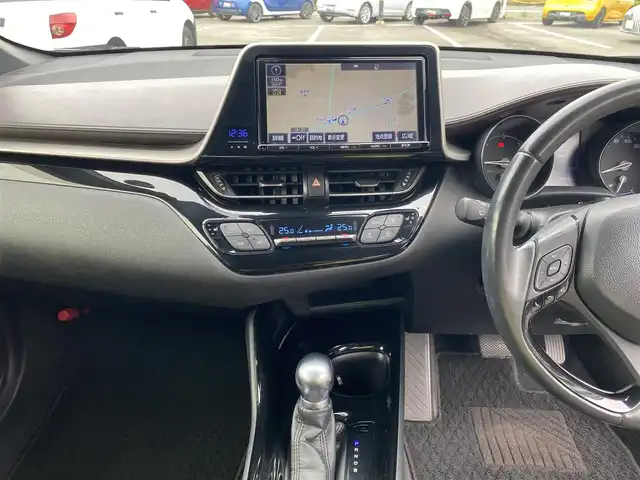 トヨタ Ｃ－ＨＲ G 福岡県 2017(平29)年 7.4万km メタルストリームM ・クルーズコントロール/・純正ナビ/BT/・バックカメラ/・ハーフレザー/シートヒーター/・ドライブレコーダー/・フルセグ/・ETC/・純正18AW