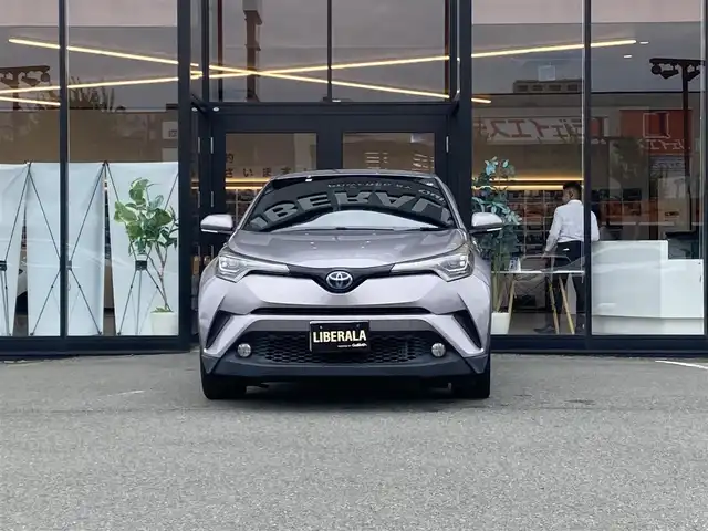 トヨタ Ｃ－ＨＲ G 福岡県 2017(平29)年 7.4万km メタルストリームM ・クルーズコントロール/・純正ナビ/BT/・バックカメラ/・ハーフレザー/シートヒーター/・ドライブレコーダー/・フルセグ/・ETC/・純正18AW