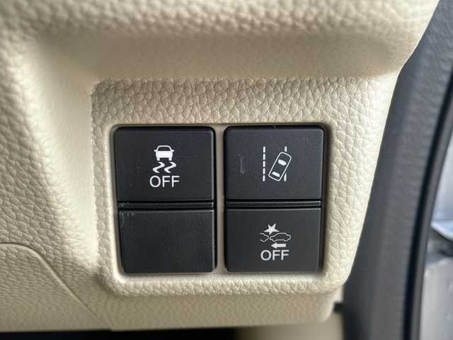 ホンダ Ｎ ＢＯＸ G ホンダセンシング 京都府 2019(令1)年 1万km ルナシルバーM 純正メモリナビ　ワンセグ　バックカメラ　アダプティブクルーズコントロール　レーンキープアシスト　スマートキー　プッシュスタート　ＬＥＤヘッドライト　ビルトインＥＴＣ　禁煙車　ステアリングスイッチ