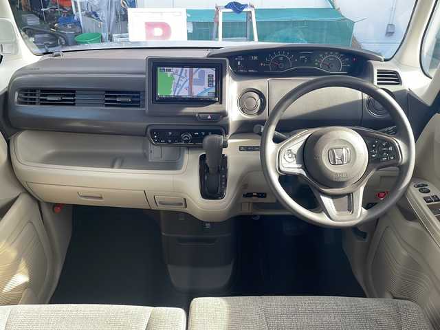 ホンダ Ｎ ＢＯＸ G ホンダセンシング 京都府 2019(令1)年 1万km ルナシルバーM 純正メモリナビ　ワンセグ　バックカメラ　アダプティブクルーズコントロール　レーンキープアシスト　スマートキー　プッシュスタート　ＬＥＤヘッドライト　ビルトインＥＴＣ　禁煙車　ステアリングスイッチ