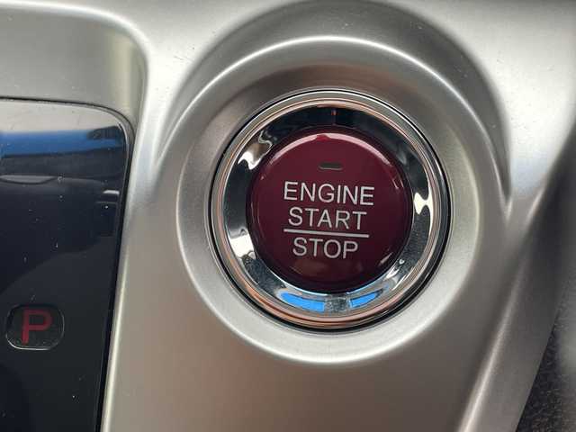 ホンダ Ｎ ＷＧＮ カスタム G Aパッケージ 沖縄県 2013(平25)年 9.3万km プレミアムホワイトパール 社外ナビ　【AVIC-ZH0009】/　(ＣＤ　ＤＶＤ　フルセグＴＶ　Ｂｌｕｅｔｏｏｔｈ　USB)/ドライブレコーダー前方/ＥＴＣ/クルーズコントロール/ハーフレザーシート/革巻きステアリング/ＨＩＤヘッドライト/純正フロアマット/プッシュスタート/スマートキー/スペアキー有り/純正14インチアルミホイール