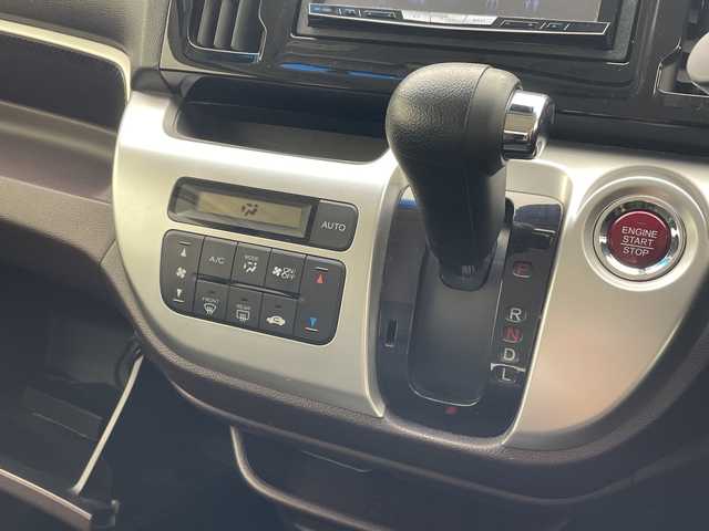 ホンダ Ｎ ＷＧＮ カスタム G Aパッケージ 沖縄県 2013(平25)年 9.3万km プレミアムホワイトパール 社外ナビ　【AVIC-ZH0009】/　(ＣＤ　ＤＶＤ　フルセグＴＶ　Ｂｌｕｅｔｏｏｔｈ　USB)/ドライブレコーダー前方/ＥＴＣ/クルーズコントロール/ハーフレザーシート/革巻きステアリング/ＨＩＤヘッドライト/純正フロアマット/プッシュスタート/スマートキー/スペアキー有り/純正14インチアルミホイール