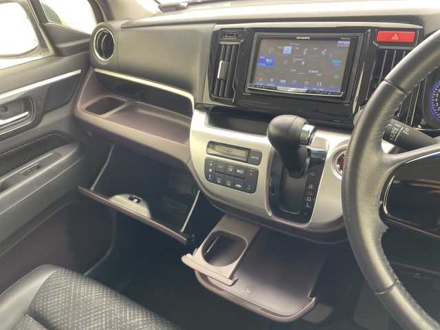 ホンダ Ｎ ＷＧＮ カスタム G Aパッケージ 沖縄県 2013(平25)年 9.3万km プレミアムホワイトパール 社外ナビ　【AVIC-ZH0009】/　(ＣＤ　ＤＶＤ　フルセグＴＶ　Ｂｌｕｅｔｏｏｔｈ　USB)/ドライブレコーダー前方/ＥＴＣ/クルーズコントロール/ハーフレザーシート/革巻きステアリング/ＨＩＤヘッドライト/純正フロアマット/プッシュスタート/スマートキー/スペアキー有り/純正14インチアルミホイール