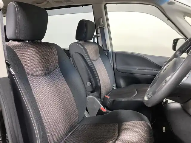 日産 セレナ HWS S HV Vセレ +SeftyⅡ 大阪府 2016(平28)年 3.3万km ダイヤモンドブラック 純正ナビ(フルセグ/DVD再生/Bluetooth) 360カメラ 後席モニター ETC 両側パワースライドドア 衝突軽減 クルコン レーンアシスト オートライト 前後ドラレコ スマートキー