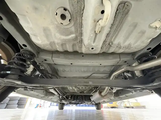 ホンダ Ｎ ＢＯＸ カスタム G Lパッケージ 滋賀県 2014(平26)年 3.5万km プレミアムホワイトパールⅡ 純正7インチナビ/【Bluetooth/CD/DVD/フルセグTV】/両側パワースライドドア/バックカメラ/衝突被害軽減ブレーキ/HIDヘッドライト/オートライト/後席ロールサンシェード/純正フロアマット/ドアバイザー/プッシュスタート/スマートキー/ステアリングリモコン