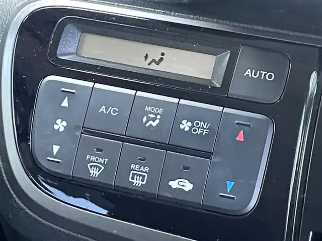 ホンダ Ｎ ＢＯＸ カスタム G Lパッケージ 滋賀県 2014(平26)年 3.5万km プレミアムホワイトパールⅡ 純正7インチナビ/【Bluetooth/CD/DVD/フルセグTV】/両側パワースライドドア/バックカメラ/衝突被害軽減ブレーキ/HIDヘッドライト/オートライト/後席ロールサンシェード/純正フロアマット/ドアバイザー/プッシュスタート/スマートキー/ステアリングリモコン