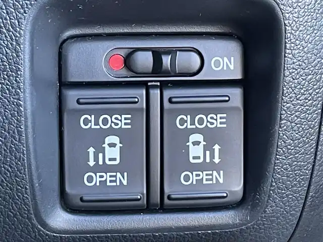 ホンダ Ｎ ＢＯＸ カスタム G Lパッケージ 滋賀県 2014(平26)年 3.5万km プレミアムホワイトパールⅡ 純正7インチナビ/【Bluetooth/CD/DVD/フルセグTV】/両側パワースライドドア/バックカメラ/衝突被害軽減ブレーキ/HIDヘッドライト/オートライト/後席ロールサンシェード/純正フロアマット/ドアバイザー/プッシュスタート/スマートキー/ステアリングリモコン