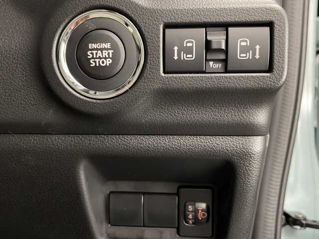 スズキ スペーシア HYBRID X 宮崎県 2023(令5)年 0.1万km未満 オフブルーM デジタルスピードメーター&マルチインフォメーションディスプレイ/デュアルセンサーブレーキサポートII/コーナーセンサー/両側パワースライドドア/前席シートヒーター/後席マルチユースフラップ/電動格納ミラー/ステアリングスイッチ/アイドリングストップ/ロールサンシェード/純正フロアマット/プッシュスタート