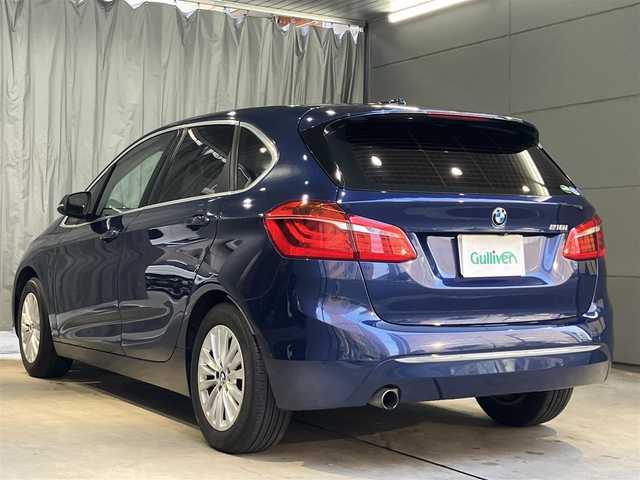 ＢＭＷ ２１８ｉ アクティブツアラー ラグジュアリー 東京都 2015(平27)年 4.4万km 紺 アクテゥブツアラーラグジャアリー/茶レザーシート/シートメモリー/電動シート/ヒーター/純正ナビゲーション/Bカメラ/ドライブレコーダー（前後）/ETC/フォグランプ（前後）/リアスポイラー/パワーバックドア/スポーツモード機能/SYNC （左右温度調整機能）/ドライビングアシスト/・レーンディパーチャーウォーニング/・前車接近警告機能/・衝突回避被害軽減ブレーキ/純正アルミホイール16インチ/純正フロアマット/メーカー保証書/取扱説明書/点検整備記録簿/・H27282931年R12345年/スマートキー