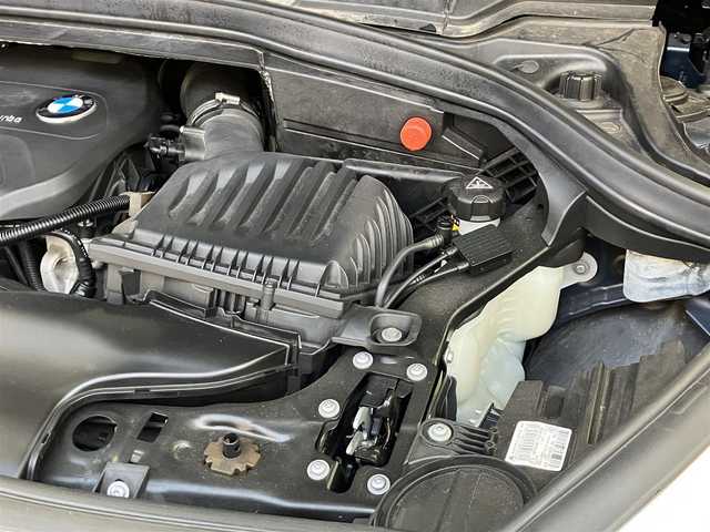 ＢＭＷ ２１８ｉ アクティブツアラー ラグジュアリー 東京都 2015(平27)年 4.4万km 紺 アクテゥブツアラーラグジャアリー/茶レザーシート/シートメモリー/電動シート/ヒーター/純正ナビゲーション/Bカメラ/ドライブレコーダー（前後）/ETC/フォグランプ（前後）/リアスポイラー/パワーバックドア/スポーツモード機能/SYNC （左右温度調整機能）/ドライビングアシスト/・レーンディパーチャーウォーニング/・前車接近警告機能/・衝突回避被害軽減ブレーキ/純正アルミホイール16インチ/純正フロアマット/メーカー保証書/取扱説明書/点検整備記録簿/・H27282931年R12345年/スマートキー