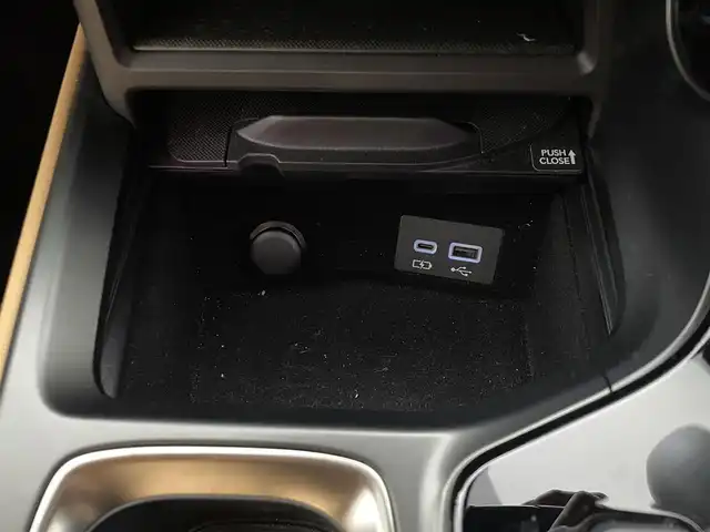 レクサス ＮＸ 350h バージョンL 大阪府 2023(令5)年 1.3万km グラファイトブラックガラスフレーク Lexus Safety System＋/　・プリクラッシュセーフティ　PCS/　・レーントレーシングアシスト　LTA/　・レーンディパーチャーアラート　LDA/　・レーダークルーズコントロール(全車速追従機能付き)/　・オートマチックハイビーム　AHB/　・ロードサインアシスト　RSA/　・ドライバー異常システム/　・フロントトラフィックアラート　FTA/　・発信遅れ告知機能/アドバンストパーク/純正14インチナビ/　Bluetooth/AM/FM/フルセグTV/パノラミックビューモニター/バックカメラ/サイドカメラ/フロントカメラ/デジタルインナーミラー/パノラマルーフ/三眼フルLEDヘッドライト/オートライト/フォグランプ/レザーシート茶/運転席ポジションメモリー付パワーシート/シートヒーター/シートクーラー/パーキングサポートブレーキ　PSB/ブラインドスポットモニター　BSM/スマートキー/パドルシフト/ビルトインETC2.0