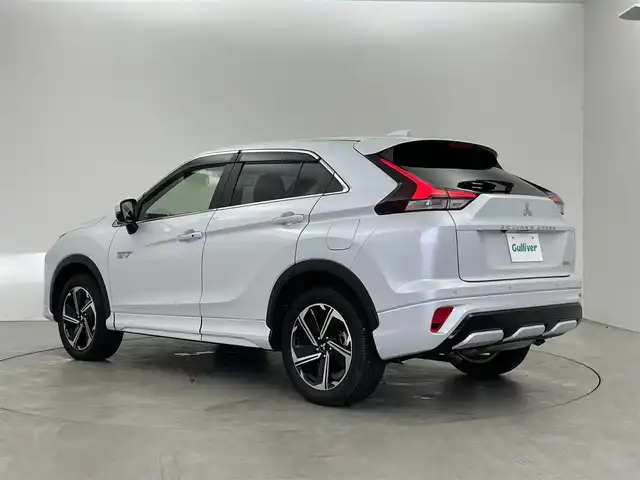 三菱 エクリプス クロス ＰＨＥＶ P 埼玉県 2022(令4)年 0.8万km ホワイトダイヤモンド 純正ナビ/・スマートフォン連携ナビゲーション/・Bluetoothオーディオ/USBオーディオ/フルセグTV/・Apple CarPlay/AndroidAuto/マルチアラウンドモニター/マイパイロット/・レーダークルーズコントロール/パワーシート（運転席）/シートヒーター（前席）/ブラインドスポットモニター/ヘッドアップディスプレイ/スペアキー1本