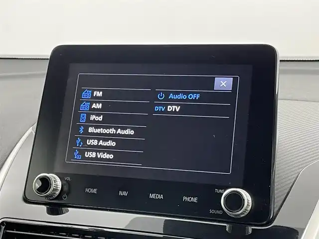 三菱 エクリプス クロス ＰＨＥＶ P 埼玉県 2022(令4)年 0.8万km ホワイトダイヤモンド 純正ナビ/・スマートフォン連携ナビゲーション/・Bluetoothオーディオ/USBオーディオ/フルセグTV/・Apple CarPlay/AndroidAuto/マルチアラウンドモニター/マイパイロット/・レーダークルーズコントロール/パワーシート（運転席）/シートヒーター（前席）/ブラインドスポットモニター/ヘッドアップディスプレイ/スペアキー1本