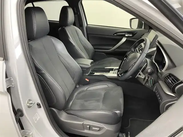 三菱 エクリプス クロス ＰＨＥＶ P 埼玉県 2022(令4)年 0.8万km ホワイトダイヤモンド 純正ナビ/・スマートフォン連携ナビゲーション/・Bluetoothオーディオ/USBオーディオ/フルセグTV/・Apple CarPlay/AndroidAuto/マルチアラウンドモニター/マイパイロット/・レーダークルーズコントロール/パワーシート（運転席）/シートヒーター（前席）/ブラインドスポットモニター/ヘッドアップディスプレイ/スペアキー1本