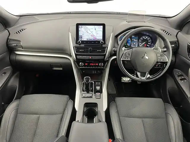 三菱 エクリプス クロス ＰＨＥＶ P 埼玉県 2022(令4)年 0.8万km ホワイトダイヤモンド 純正ナビ/・スマートフォン連携ナビゲーション/・Bluetoothオーディオ/USBオーディオ/フルセグTV/・Apple CarPlay/AndroidAuto/マルチアラウンドモニター/マイパイロット/・レーダークルーズコントロール/パワーシート（運転席）/シートヒーター（前席）/ブラインドスポットモニター/ヘッドアップディスプレイ/スペアキー1本