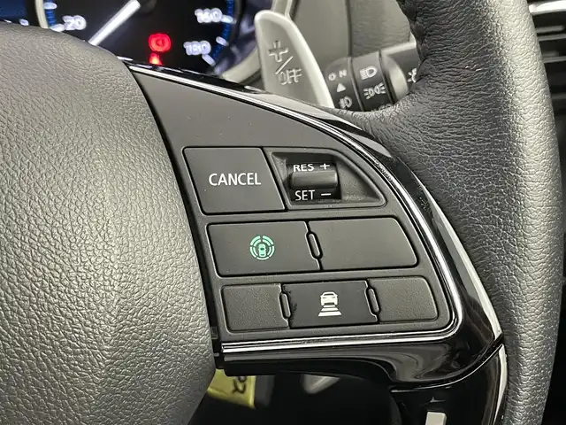 三菱 エクリプス クロス ＰＨＥＶ P 埼玉県 2022(令4)年 0.8万km ホワイトダイヤモンド 純正ナビ/・スマートフォン連携ナビゲーション/・Bluetoothオーディオ/USBオーディオ/フルセグTV/・Apple CarPlay/AndroidAuto/マルチアラウンドモニター/マイパイロット/・レーダークルーズコントロール/パワーシート（運転席）/シートヒーター（前席）/ブラインドスポットモニター/ヘッドアップディスプレイ/スペアキー1本