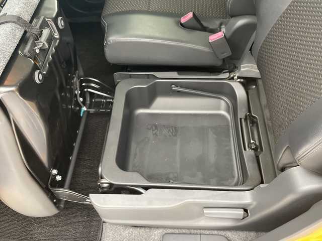 スズキ ハスラー Jスタイル Ⅱ 沖縄県 2017(平29)年 8.5万km アクティブイエロー/ブラック2トーンルーフ 禁煙車　/純正ナビ　（KXM-E501W）/（フルセグTV　DVD　Bluetooth　SD　ラジオ）/ETC/衝突軽減装置　/横滑り防止装置　/レーンキープアシスト　/アイドリングストップ　/ドライブレコーダー/ハーフレザーシート/シートヒーター　/オートエアコン　/スマートキー/プッシュスタート/オートライト/純正フロアマット/純正アルミホイール