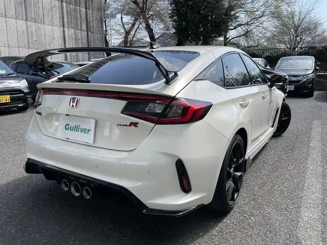 ホンダ シビック タイプR 埼玉県 2024(令6)年 0.3万km 白 ワンオーナー　/禁煙車/AIS検査済み/ナビＴＶ　/バックカメラ　/ＥＴＣ２０　/フロアマット　/Ｂｌｕｅｔｏｏｔｈ　/コーナーセンサー　/レーダークルコン　/ＬＥＤヘッドライト　/純正19インチアルミ　/スペアキー　/新車保証書