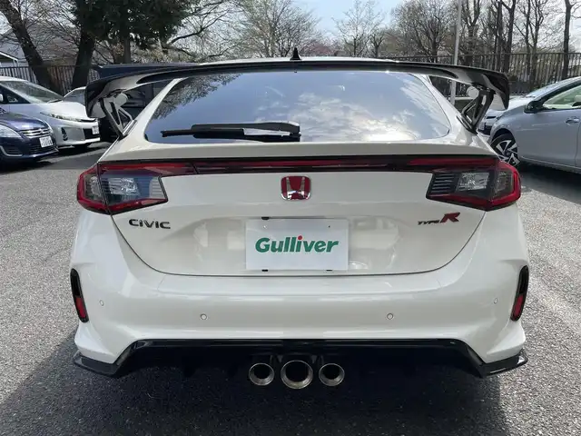 ホンダ シビック タイプR 埼玉県 2024(令6)年 0.3万km 白 ワンオーナー　/禁煙車/AIS検査済み/ナビＴＶ　/バックカメラ　/ＥＴＣ２０　/フロアマット　/Ｂｌｕｅｔｏｏｔｈ　/コーナーセンサー　/レーダークルコン　/ＬＥＤヘッドライト　/純正19インチアルミ　/スペアキー　/新車保証書