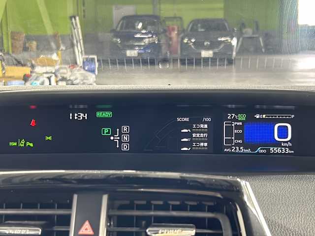 トヨタ プリウス A ツーリングセレクション 沖縄県 2017(平29)年 5.6万km スティールブロンドM 禁煙車/ワンオーナー/純正ナビ（NSZT-W66T）/　フルセグ Bluetooth DVD再生 CD/純正ドライブレコーダー/プリクラッシュセーフティ/レーダークルーズコントロール/ブラインドスポットモニター/ヘッドアップディスプレイ/オートマチックハイビーム/オートLEDヘッドライト/バックカメラ/レザーシート/前席シートヒーター/革巻きステアリング/ステアリングスイッチ/プッシュスタート/スマートキー/純正フロアマット/ドアバイザー/純正アルミホイール
