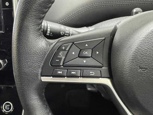 日産 セレナ ハイウェイスター V 三重県 2020(令2)年 7.9万km ダイヤモンドブラック S-HYBRID/FF/インパネCVT/純正 10インチナビ MM519D-L/（iPod/SD/FM/AM/TV/USB/Bluetooth/CD/DVD/Blu-ray/MUSIC STOCKER/ドラレコ）/純正 11インチ 後席モニター/インテリジェント アラウンドビューモニター（移動物検知機能付）/両側ハンズフリースライドドア/ドライブレコーダー 前方/ビルトイン ETC/安全装備/【OP】セーフティパックA/・インテリジェント エマージェンシーブレーキ/・インテリジェント FCW（前方衝突予測警報）/・インテリジェント DA（ふらつき警報）/・インテリジェント BSI（後側方衝突防止支援システム）＋BSW（後側方車両検知警報）/・RCTA（後退時車両検知警報）/・踏み間違い衝突防止アシスト/・標識検知機能（進入禁止、最高速度、一時停止）/・フロント&バックソナー/装備/・【OP】後席オートエアコン＆リヤヒーターダクト/・オートライト/・LEDヘッドランプ＋フロントフォグランプ/・ハイビームアシスト/・純正16inAW/・インテリキーx2/など