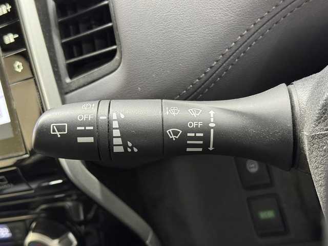 日産 セレナ ハイウェイスター V 三重県 2020(令2)年 7.9万km ダイヤモンドブラック S-HYBRID/FF/インパネCVT/純正 10インチナビ MM519D-L/（iPod/SD/FM/AM/TV/USB/Bluetooth/CD/DVD/Blu-ray/MUSIC STOCKER/ドラレコ）/純正 11インチ 後席モニター/インテリジェント アラウンドビューモニター（移動物検知機能付）/両側ハンズフリースライドドア/ドライブレコーダー 前方/ビルトイン ETC/安全装備/【OP】セーフティパックA/・インテリジェント エマージェンシーブレーキ/・インテリジェント FCW（前方衝突予測警報）/・インテリジェント DA（ふらつき警報）/・インテリジェント BSI（後側方衝突防止支援システム）＋BSW（後側方車両検知警報）/・RCTA（後退時車両検知警報）/・踏み間違い衝突防止アシスト/・標識検知機能（進入禁止、最高速度、一時停止）/・フロント&バックソナー/装備/・【OP】後席オートエアコン＆リヤヒーターダクト/・オートライト/・LEDヘッドランプ＋フロントフォグランプ/・ハイビームアシスト/・純正16inAW/・インテリキーx2/など