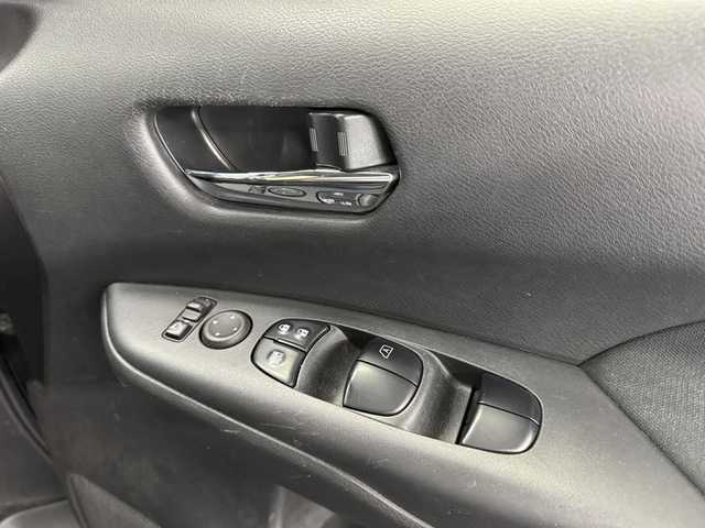 日産 セレナ ハイウェイスター V 三重県 2020(令2)年 7.9万km ダイヤモンドブラック S-HYBRID/FF/インパネCVT/純正 10インチナビ MM519D-L/（iPod/SD/FM/AM/TV/USB/Bluetooth/CD/DVD/Blu-ray/MUSIC STOCKER/ドラレコ）/純正 11インチ 後席モニター/インテリジェント アラウンドビューモニター（移動物検知機能付）/両側ハンズフリースライドドア/ドライブレコーダー 前方/ビルトイン ETC/安全装備/【OP】セーフティパックA/・インテリジェント エマージェンシーブレーキ/・インテリジェント FCW（前方衝突予測警報）/・インテリジェント DA（ふらつき警報）/・インテリジェント BSI（後側方衝突防止支援システム）＋BSW（後側方車両検知警報）/・RCTA（後退時車両検知警報）/・踏み間違い衝突防止アシスト/・標識検知機能（進入禁止、最高速度、一時停止）/・フロント&バックソナー/装備/・【OP】後席オートエアコン＆リヤヒーターダクト/・オートライト/・LEDヘッドランプ＋フロントフォグランプ/・ハイビームアシスト/・純正16inAW/・インテリキーx2/など