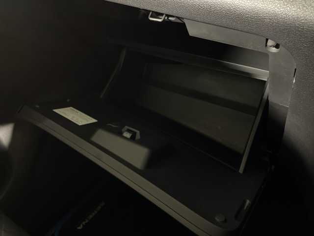 日産 セレナ e－パワー ハイウェイスター V 福岡県 2021(令3)年 3.2万km ダイヤモンドブラック 純正ナビ/全方位カメラ/フルセグTV/（AM/FM/BT）/純正フリップダウンモニター/日産コネクト/両側パワースライド/デジタルインナーミラー/BSM/ETC/コーナーセンサー/オートライト/純正AW16インチ/純正フロアマット/プッシュスタート/スマートキー/スペアキー有