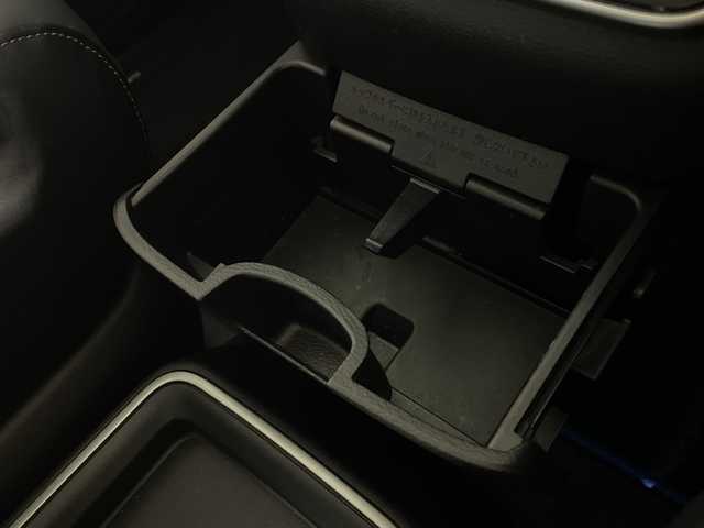 日産 セレナ e－パワー ハイウェイスター V 福岡県 2021(令3)年 3.2万km ダイヤモンドブラック 純正ナビ/全方位カメラ/フルセグTV/（AM/FM/BT）/純正フリップダウンモニター/日産コネクト/両側パワースライド/デジタルインナーミラー/BSM/ETC/コーナーセンサー/オートライト/純正AW16インチ/純正フロアマット/プッシュスタート/スマートキー/スペアキー有