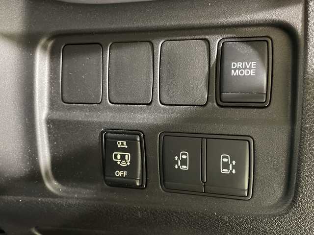 日産 セレナ e－パワー ハイウェイスター V 福岡県 2021(令3)年 3.2万km ダイヤモンドブラック 純正ナビ/全方位カメラ/フルセグTV/（AM/FM/BT）/純正フリップダウンモニター/日産コネクト/両側パワースライド/デジタルインナーミラー/BSM/ETC/コーナーセンサー/オートライト/純正AW16インチ/純正フロアマット/プッシュスタート/スマートキー/スペアキー有