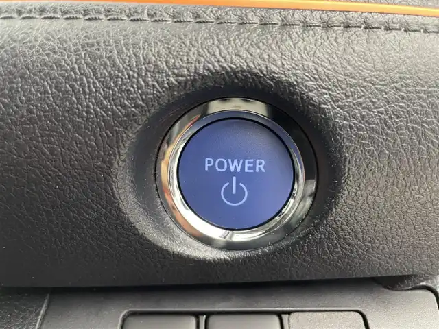 トヨタ シエンタ ハイブリッド ファンベースG クエロ 富山県 2021(令3)年 4.7万km ヴィンテージブラウンパールクリスタルシャイン/ホワイトパールクリスタルシャイン ワンオーナー/純正SDナビ【NSZT-Y68T】/（AM/FM/CD/DVD/SD/USB/BT)/フルセグTV/バックカメラ/社外AW付き冬タイヤ積込/両側パワースライドドア/衝突軽減システム/クルーズコントロール/レーンキープアシスト/コーナーセンサー前後/オートマチックハイビーム/LEDヘッドライト/パーキングサポートブレーキ/先行車お知らせ機能/リヤシートリマインダー/横滑り防止装置/盗難防止装置/ETC/ハーフレザー/社外15インチAW/3列シート/フロアマット純正/センターコンソール/フォグランプ/保証書/取扱説明書