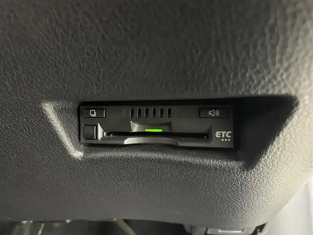 トヨタ シエンタ ハイブリッド ファンベースG クエロ 富山県 2021(令3)年 4.7万km ヴィンテージブラウンパールクリスタルシャイン/ホワイトパールクリスタルシャイン ワンオーナー/純正SDナビ【NSZT-Y68T】/（AM/FM/CD/DVD/SD/USB/BT)/フルセグTV/バックカメラ/社外AW付き冬タイヤ積込/両側パワースライドドア/衝突軽減システム/クルーズコントロール/レーンキープアシスト/コーナーセンサー前後/オートマチックハイビーム/LEDヘッドライト/パーキングサポートブレーキ/先行車お知らせ機能/リヤシートリマインダー/横滑り防止装置/盗難防止装置/ETC/ハーフレザー/社外15インチAW/3列シート/フロアマット純正/センターコンソール/フォグランプ/保証書/取扱説明書