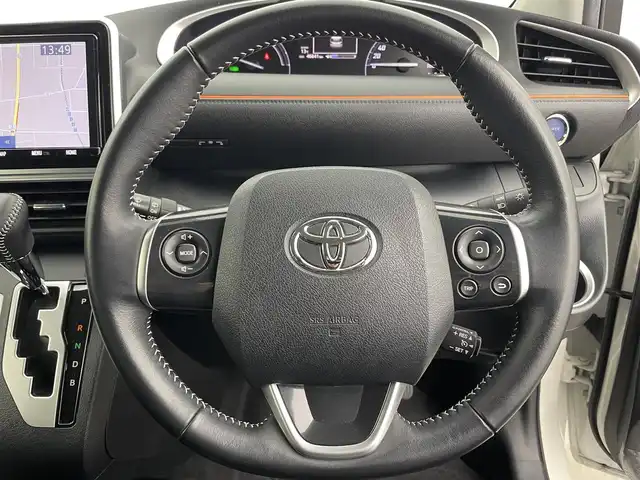 トヨタ シエンタ ハイブリッド ファンベースG クエロ 富山県 2021(令3)年 4.7万km ヴィンテージブラウンパールクリスタルシャイン/ホワイトパールクリスタルシャイン ワンオーナー/純正SDナビ【NSZT-Y68T】/（AM/FM/CD/DVD/SD/USB/BT)/フルセグTV/バックカメラ/社外AW付き冬タイヤ積込/両側パワースライドドア/衝突軽減システム/クルーズコントロール/レーンキープアシスト/コーナーセンサー前後/オートマチックハイビーム/LEDヘッドライト/パーキングサポートブレーキ/先行車お知らせ機能/リヤシートリマインダー/横滑り防止装置/盗難防止装置/ETC/ハーフレザー/社外15インチAW/3列シート/フロアマット純正/センターコンソール/フォグランプ/保証書/取扱説明書