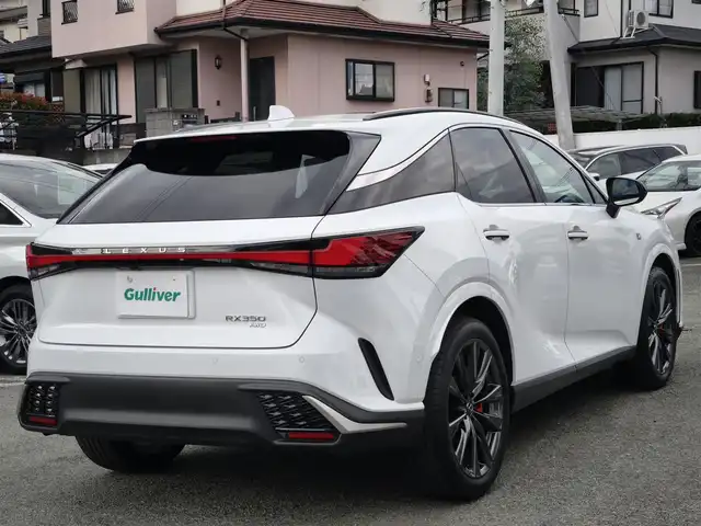 レクサス ＲＸ 350 Fスポーツ 熊本県 2024(令6)年 1万km ホワイトノーヴァガラスフレーク ワンオーナー/パノラマムーンルーフ/純正ディスプレイオーディオナビ/【フルセグTV/BT/USB/HDMI】/全方位カメラ/デジタルインナーミラー/レクサスセーフティシステム/ブラインドスポットモニター/ヘッドアップディスプレイ/ナビ連動型前後ドライブレコーダー/革シート/D/Nパワーシート/D席メモリシート/シートヒーター/エアシート/後席シートヒーター/エアシート/革巻きステアリング/ステアリングリモコン/ステアリングヒーター/パドルシフト/パワーバックドア/ビルトインETC2.0/置くだけ充電/電動パーキング/保証書/スペアキー