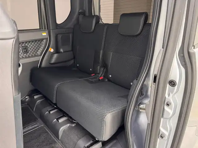 ダイハツ タント カスタム X 兵庫県 2020(令2)年 2万km ブライトシルバーメタリック 社外SDナビ（CD/DVD・BT・フルセグ）/両側パワースライドドア/純正AW14インチ/社外フロアマット/社外ドラレコ（前方）/ハーフレザーシート/ドアバイザー/アイドリングストップ/コーナーセンサー前後/LEDヘッドランプ