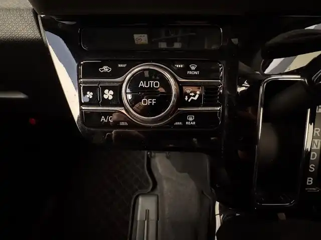 ダイハツ タント カスタム X 兵庫県 2020(令2)年 2万km ブライトシルバーメタリック 社外SDナビ（CD/DVD・BT・フルセグ）/両側パワースライドドア/純正AW14インチ/社外フロアマット/社外ドラレコ（前方）/ハーフレザーシート/ドアバイザー/アイドリングストップ/コーナーセンサー前後/LEDヘッドランプ