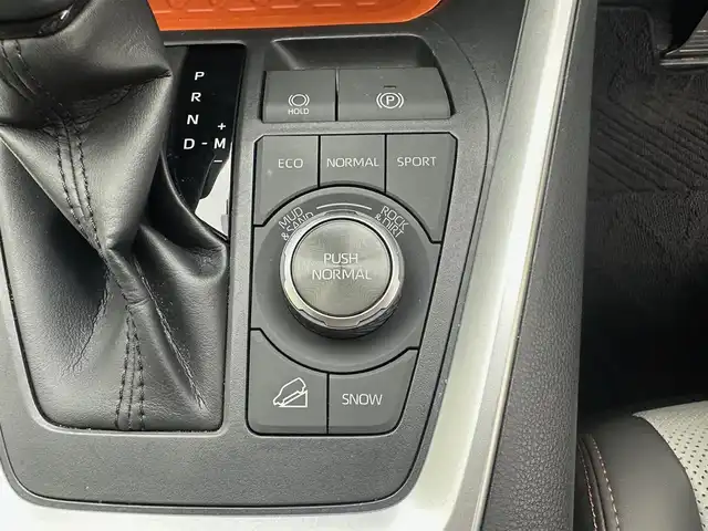 トヨタ ＲＡＶ４ アドベンチャー 兵庫県 2020(令2)年 3.6万km アッシュグレーメタリック/アーバンカーキ 純正SDナビ(CD/DVD/SD/Bt/フルセグ)/・NSZT-Y68T/バックカメラ/HDMI/トヨタセーフティセンス/ACC/LDA/PCS/オートハイビーム/レザーシート/パワーシート/シートヒーター/ベンチレーション/ステアリングヒーター/ビルトインETC/コーナーセンサー/LEDヘッドライト/フォグライト /純正19インチAW