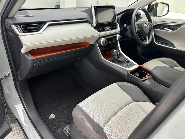 トヨタ ＲＡＶ４ アドベンチャー 兵庫県 2020(令2)年 3.6万km アッシュグレーメタリック/アーバンカーキ 純正SDナビ(CD/DVD/SD/Bt/フルセグ)/・NSZT-Y68T/バックカメラ/HDMI/トヨタセーフティセンス/ACC/LDA/PCS/オートハイビーム/レザーシート/パワーシート/シートヒーター/ベンチレーション/ステアリングヒーター/ビルトインETC/コーナーセンサー/LEDヘッドライト/フォグライト /純正19インチAW
